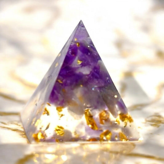 Edelstein Pyramide Amethyst - CrystalScents