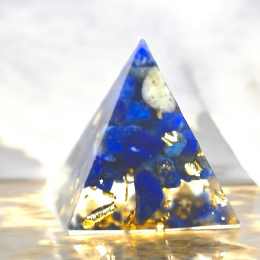 Edelstein Pyramide Lapislazuli - CrystalScents