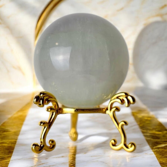 Eisblaue Fluorit Kugel - CrystalScents