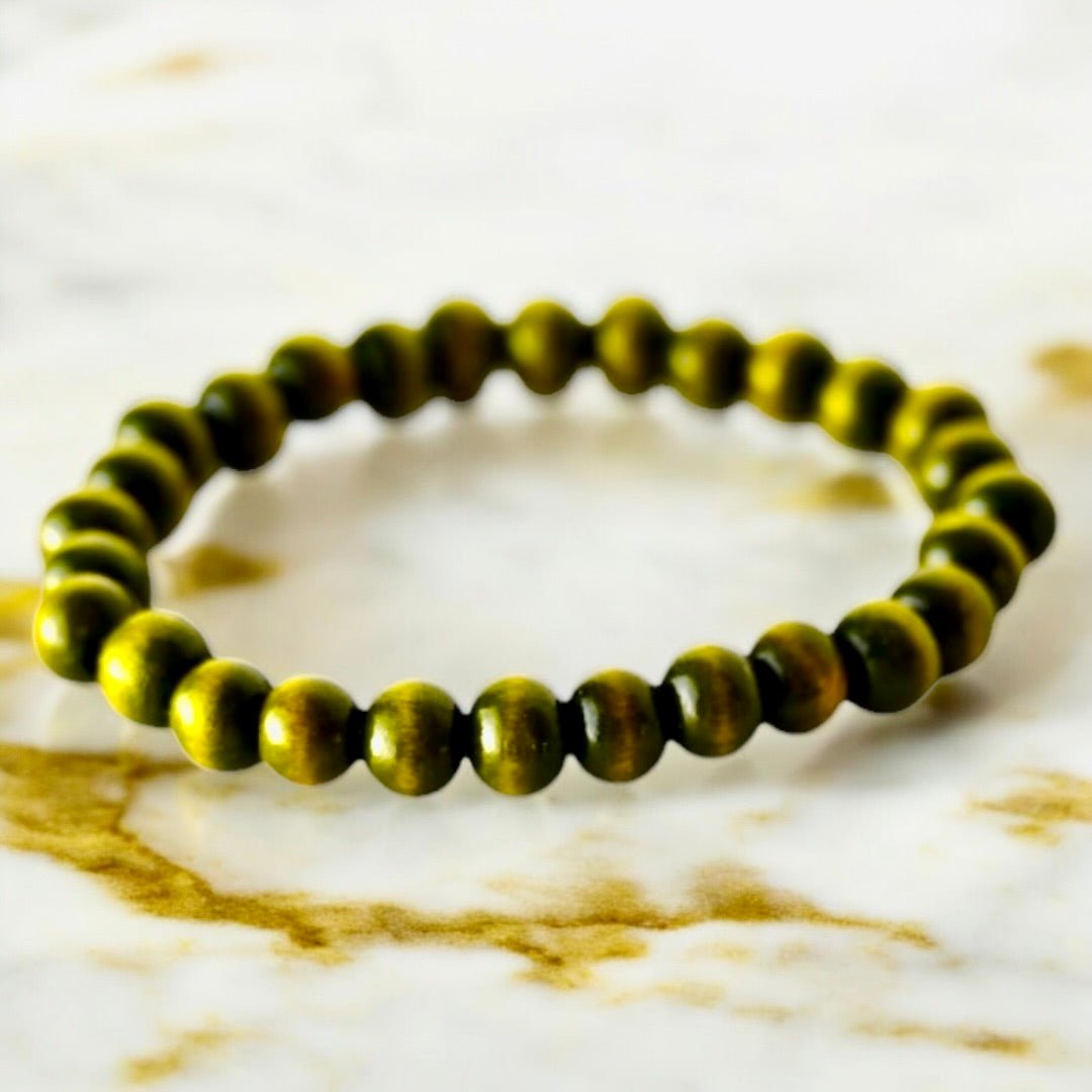 Elastisches Armband mit grünen Holzperlen - CrystalScents
