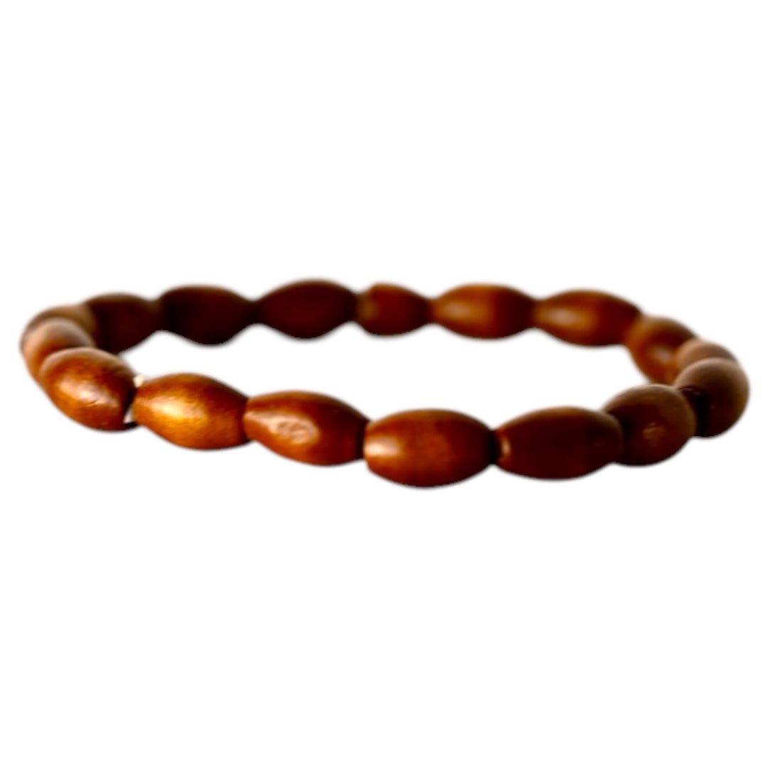 Elastisches Armband mit hellen länglichen Holzperlen - CrystalScents