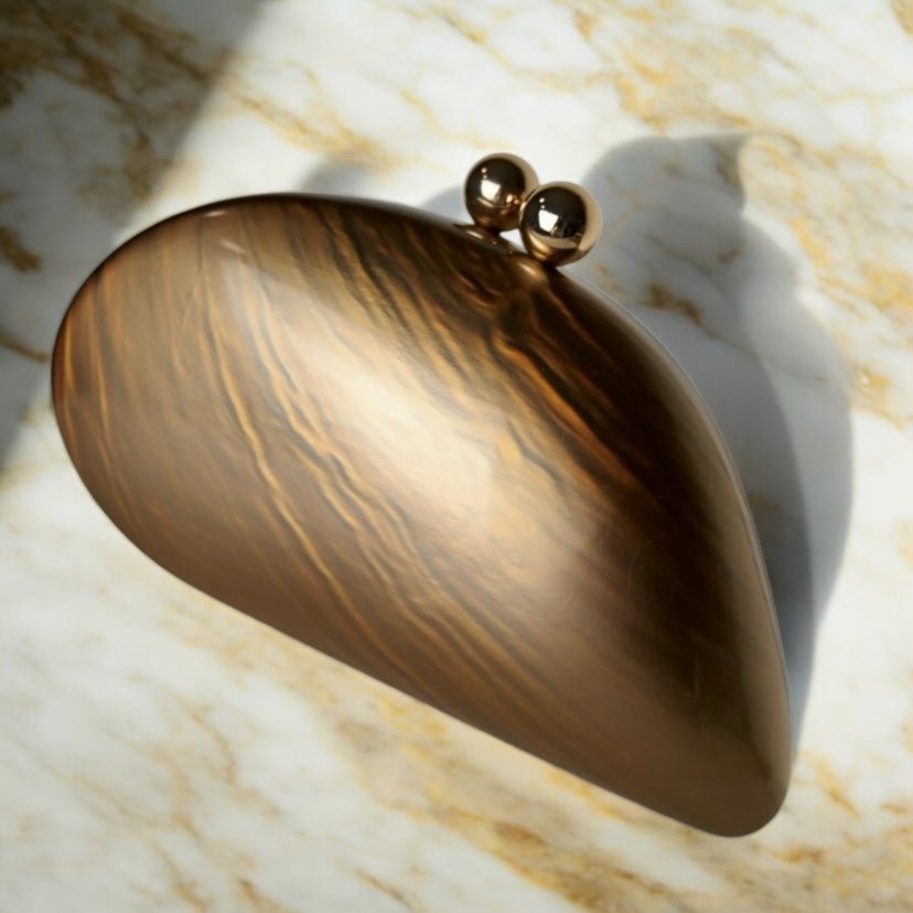Elegante Perlmutt Clutch in Braun - CrystalScents