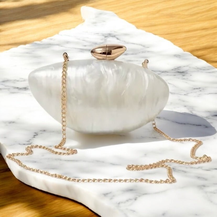 Elegante Perlmutt Clutch in Weiß - CrystalScents