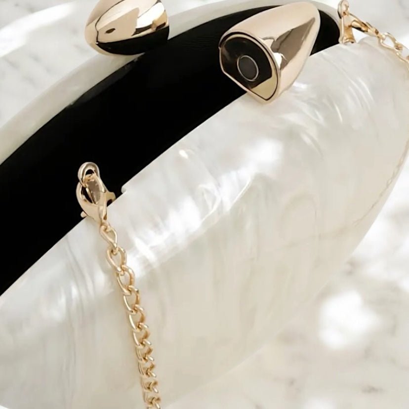 Elegante Perlmutt Clutch in Weiß - CrystalScents