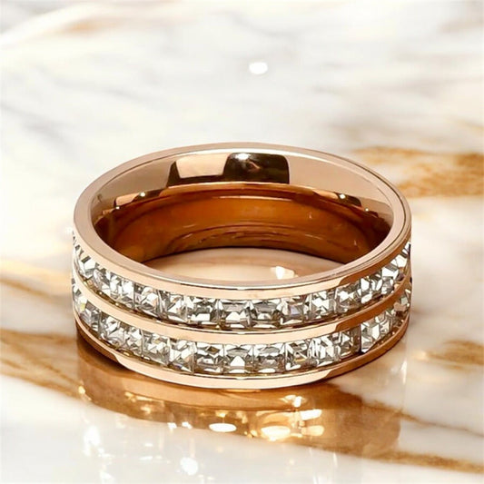 Eleganter Ring mit doppelter Strassreihe Roségold - CrystalScents