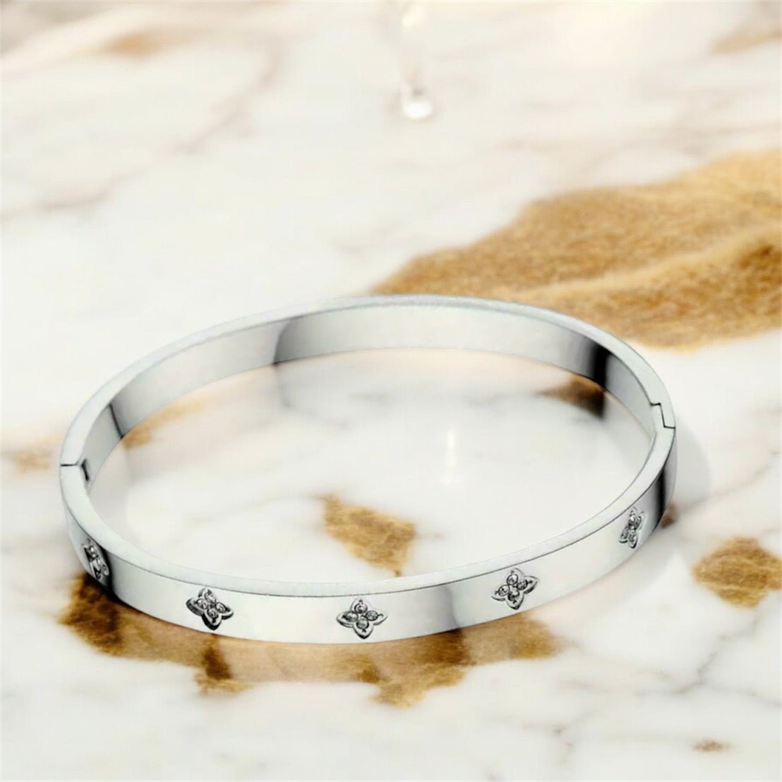 Elegantes Armband mit funkelnden Blüten Silber - CrystalScents