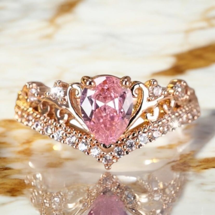 Funkelnder Diadem - Ring mit rosa Zirkonia - CrystalScents