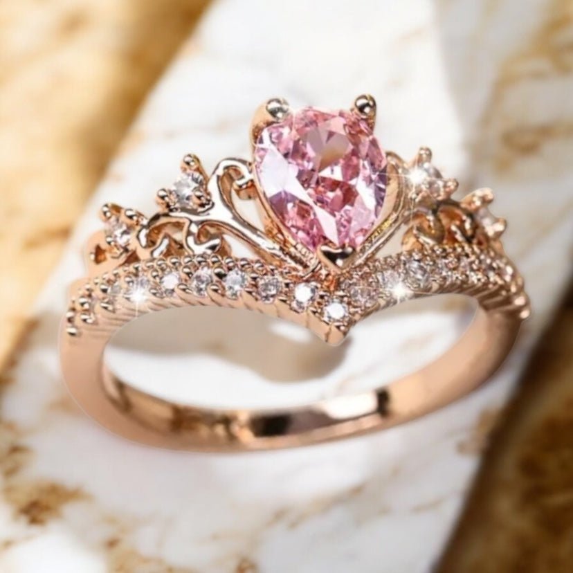 Funkelnder Diadem - Ring mit rosa Zirkonia - CrystalScents