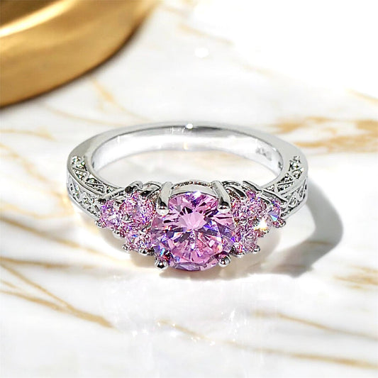 Funkelnder silberner Ring mit runden rosa Zirkonia - CrystalScents