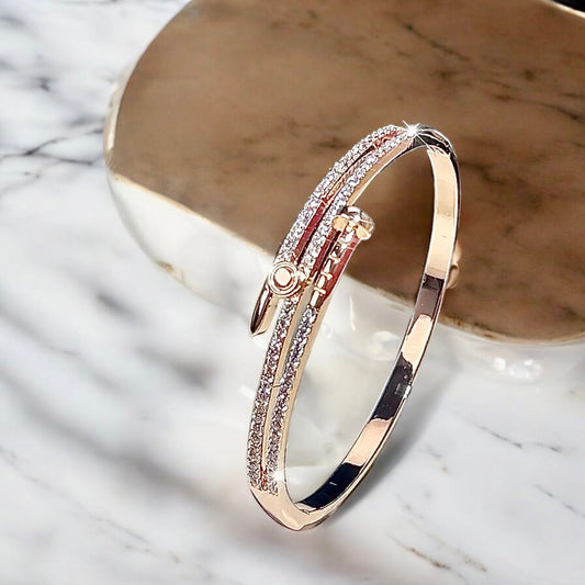 Funkelndes Armband „Nagel“ Roségold - CrystalScents