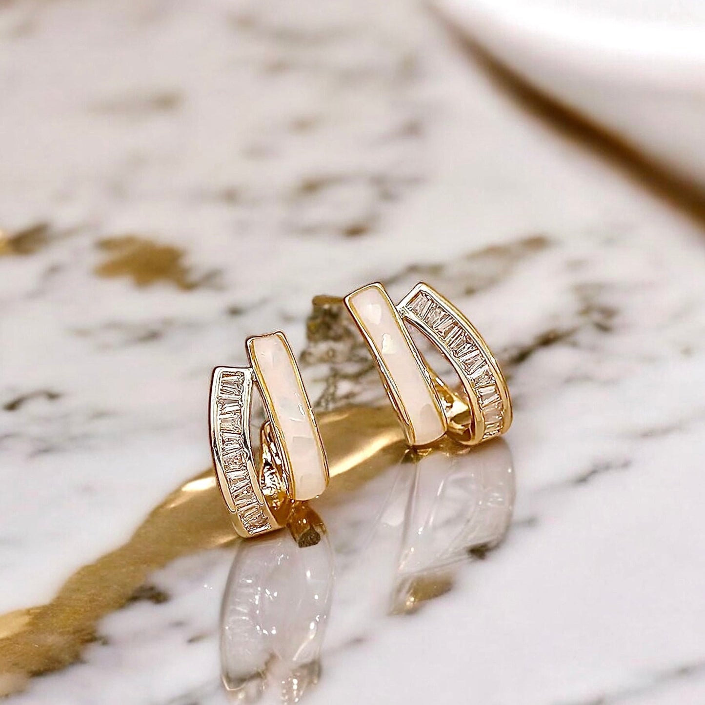 Goldene funkelnde Ohrstecker - CrystalScents