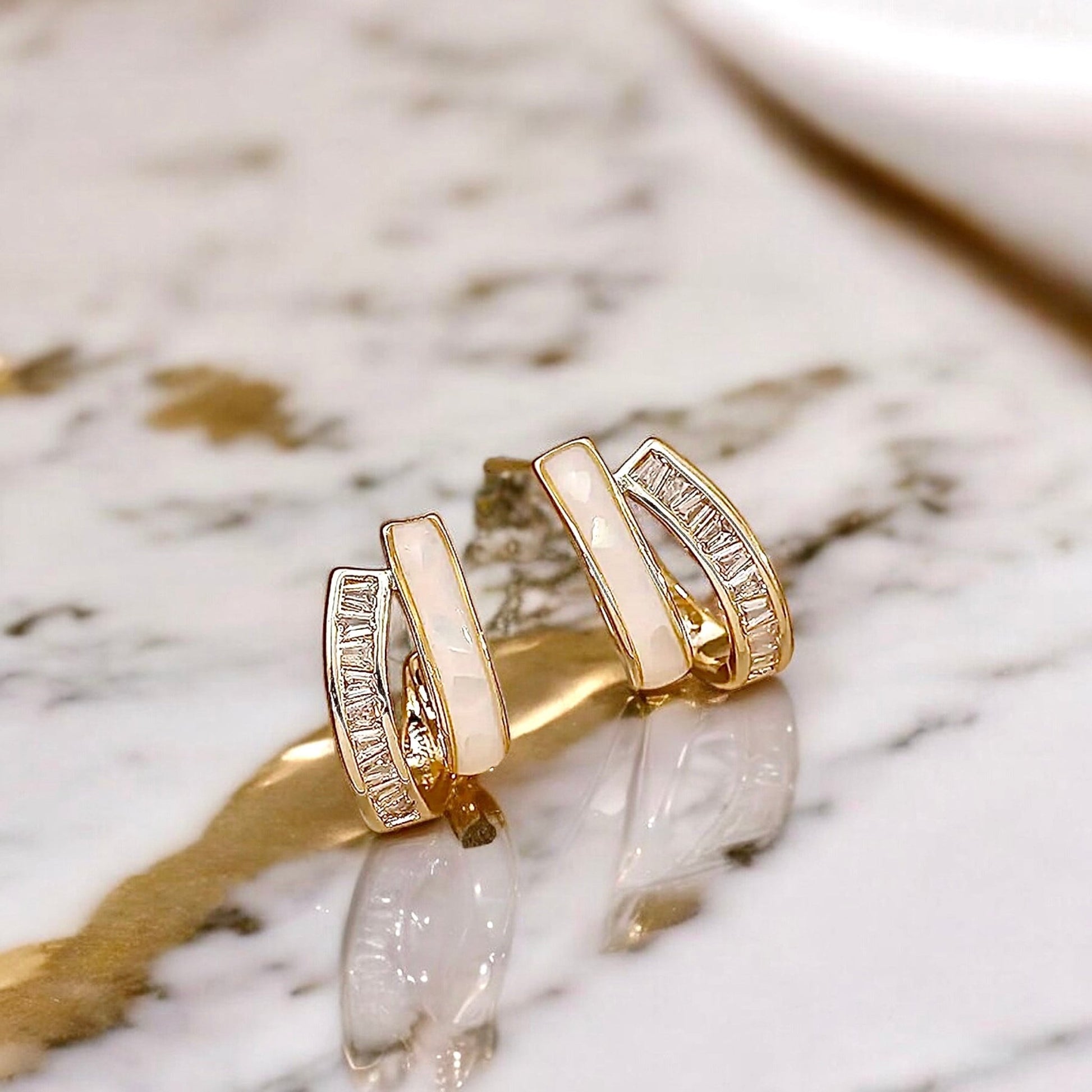 Goldene funkelnde Ohrstecker - CrystalScents