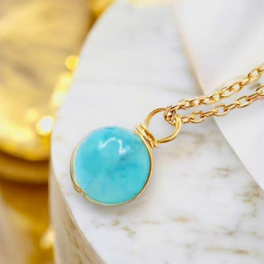 Goldene Halskette mit Edelsteinkugel - Anhänger; Aquamarin - CrystalScents