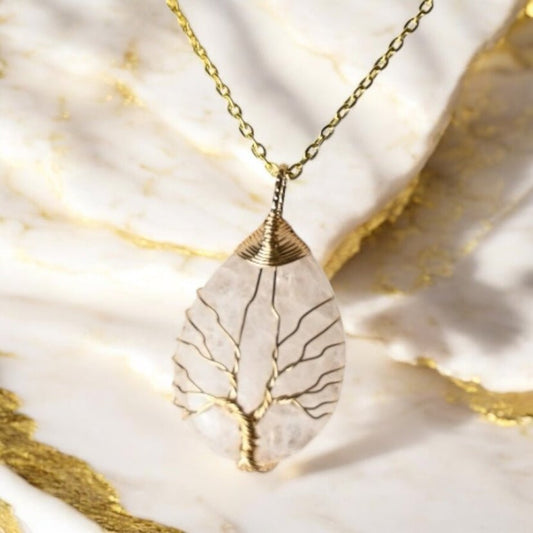 Goldene Halskette mit tropfenförmigen Bergkristall - CrystalScents