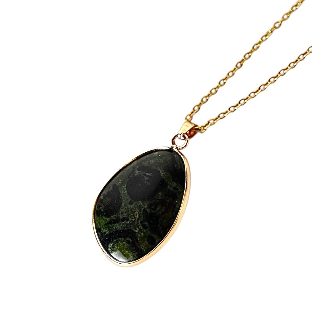 Goldene Kette mit Kambaba - Anhänger - CrystalScents