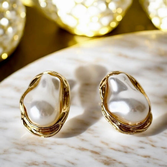 Goldene Ohrringe mit Perlen - CrystalScents