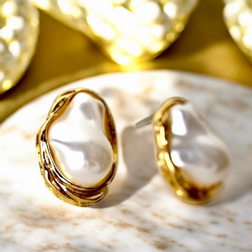 Goldene Ohrringe mit Perlen - CrystalScents