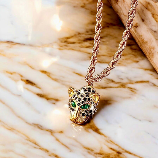 Goldene Statement - Kette mit funkelndem Leopard - Anhänger - CrystalScents