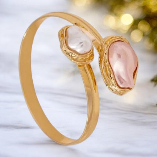 Goldener Offener Armreif mit Perlen, rosa - CrystalScents