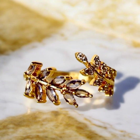 Goldener offener Ring mit Blättern; Lila - CrystalScents