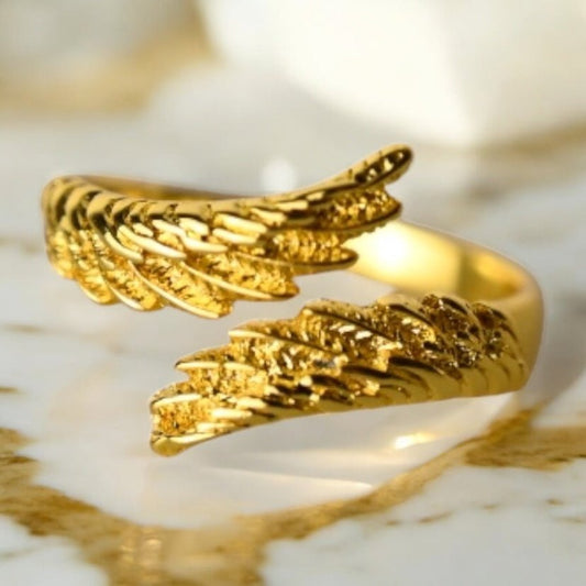 Goldener offener Ring mit Flügeln - CrystalScents
