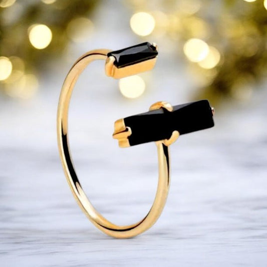 Goldener offener Ring mit schwarzem Achat - CrystalScents