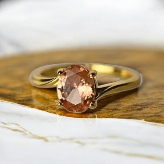 Goldener Ring mit orangem Zirkonia - CrystalScents