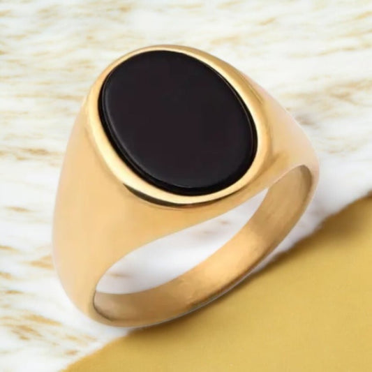 Goldener Ring mit ovalem schwarzen Onyx - CrystalScents