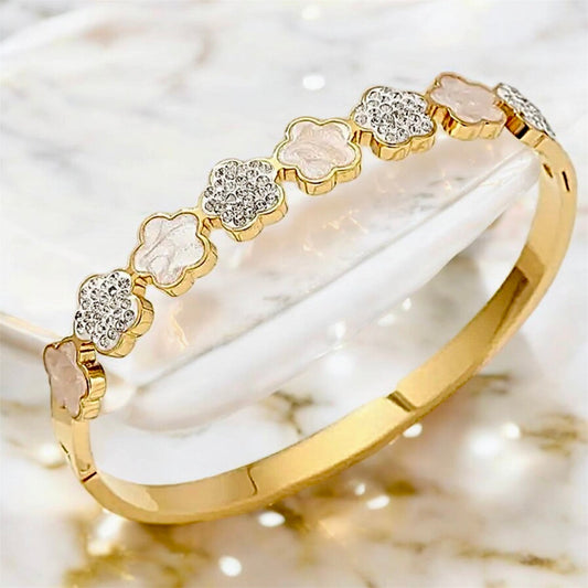 Goldenes Armband mit funkelnden Blumen - CrystalScents