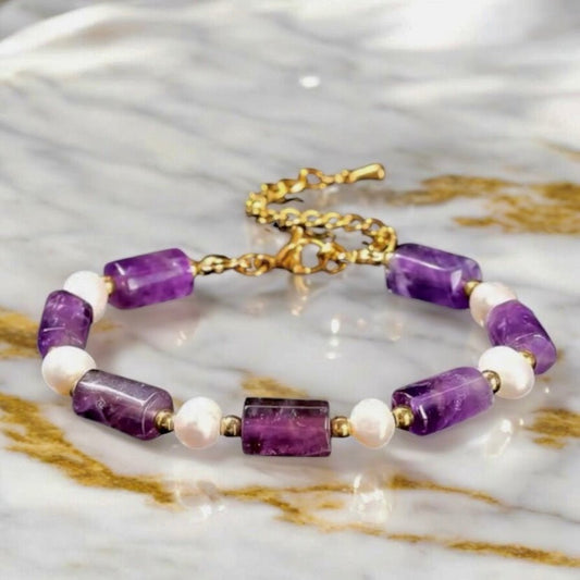 Goldenes Armband mit Perlen und Amethyst - CrystalScents