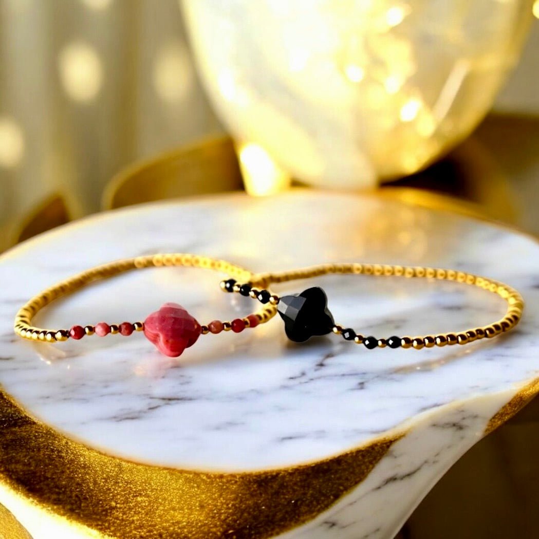 Goldenes Armband mit Rodonit Blüte - CrystalScents
