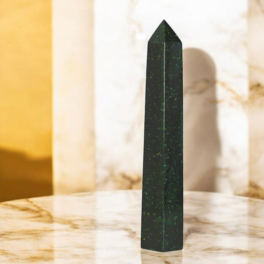 Grüner Goldfluss Obelisk - CrystalScents
