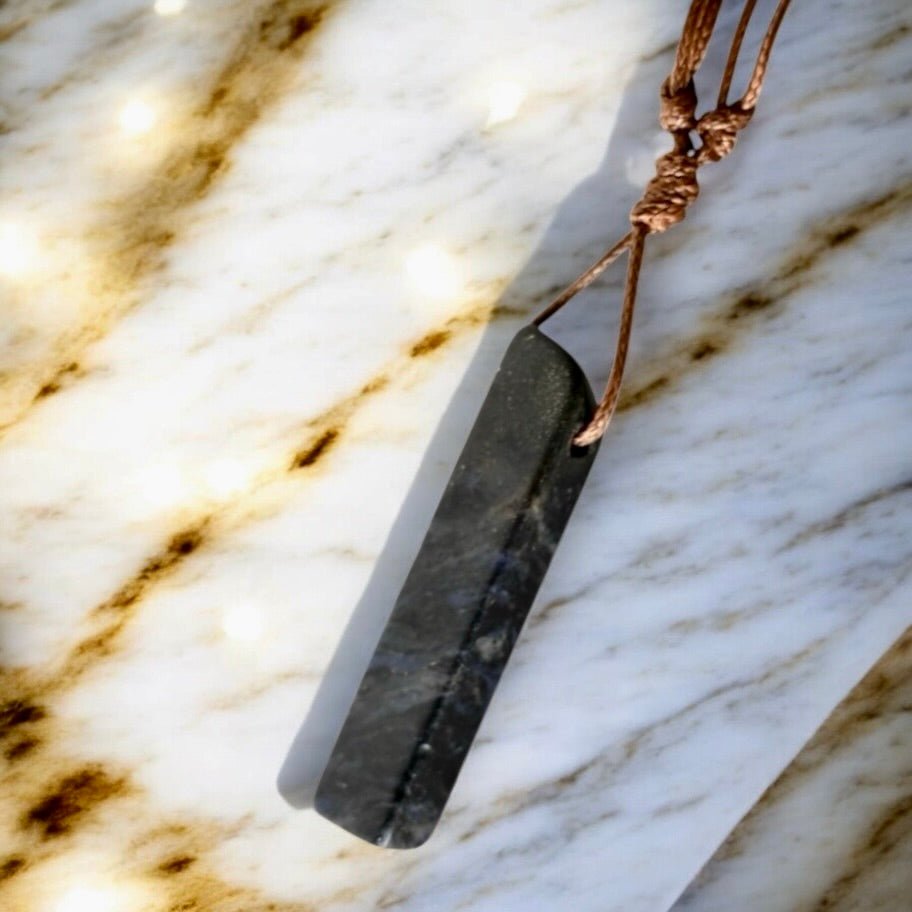 Halskette mit länglichem Sodalit - CrystalScents