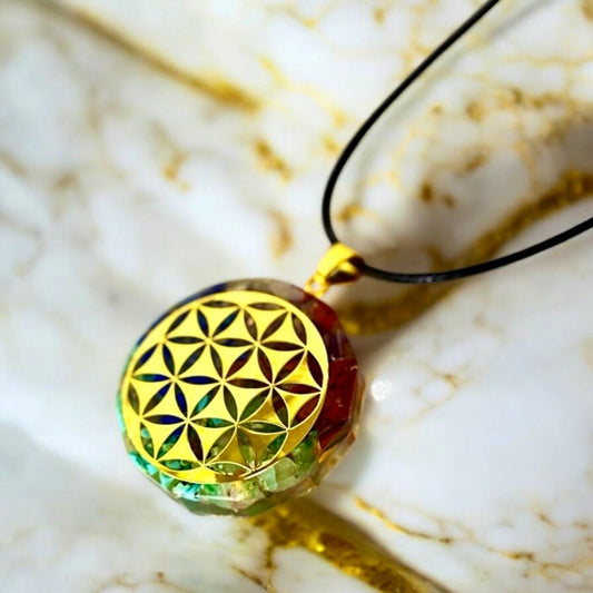 Halskette mit rundem Orgonit Anhänger; Blume des Lebens - CrystalScents
