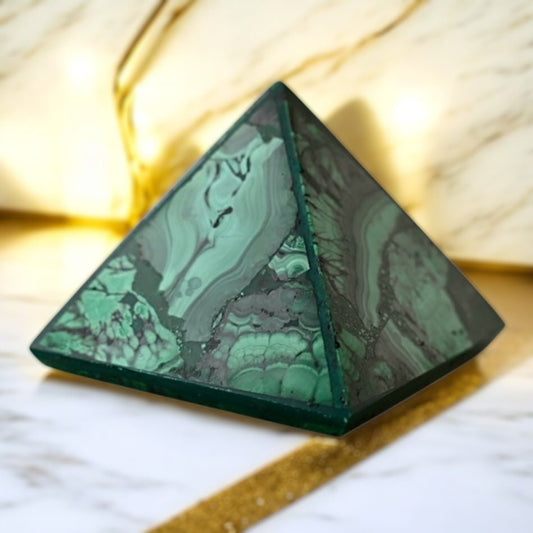 Malachit Pyramide - CrystalScents