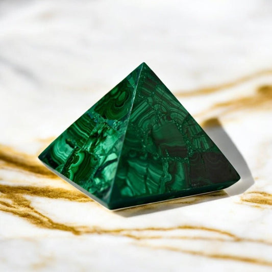 Malachit Pyramide - CrystalScents