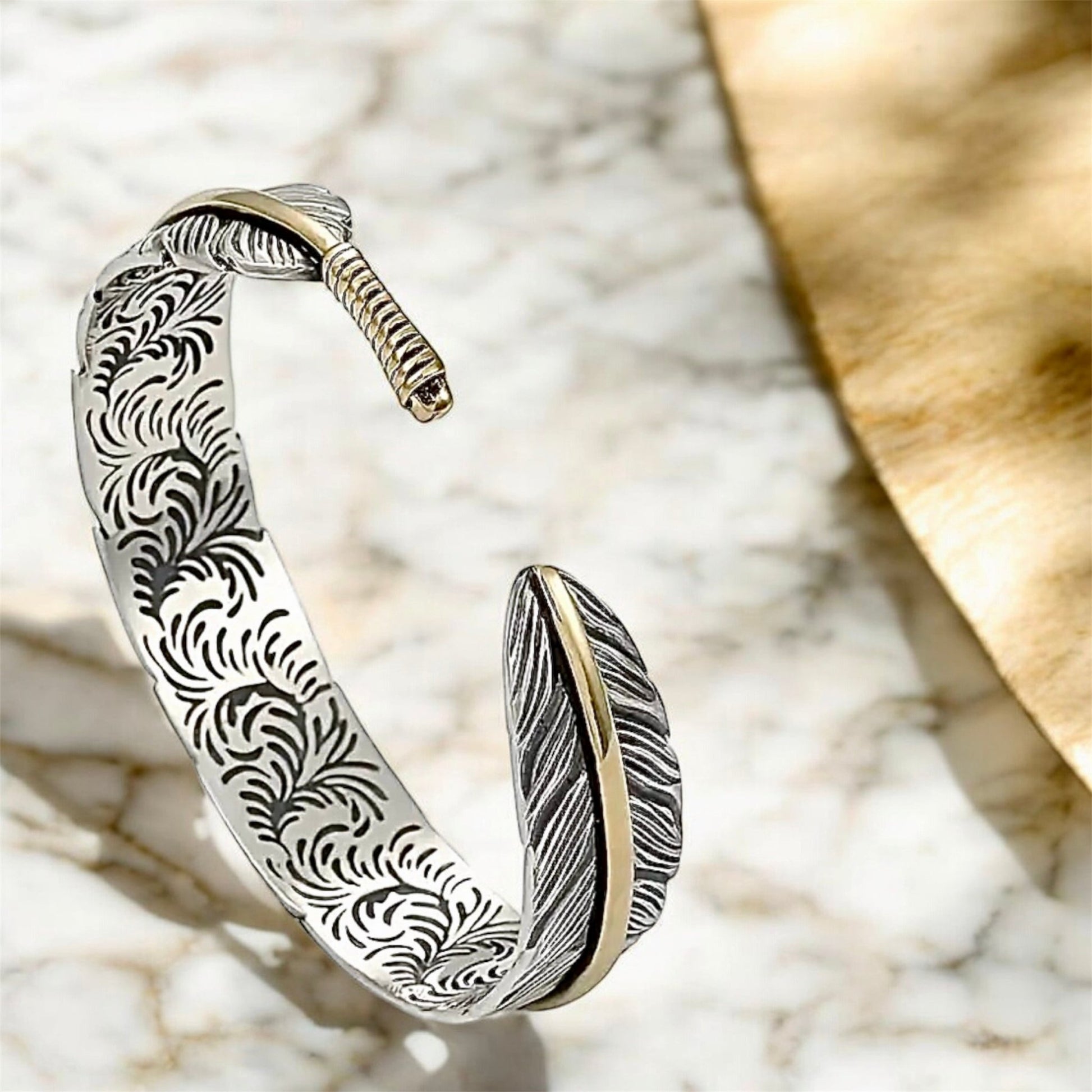 Offenes Armband „Feder“ - CrystalScents