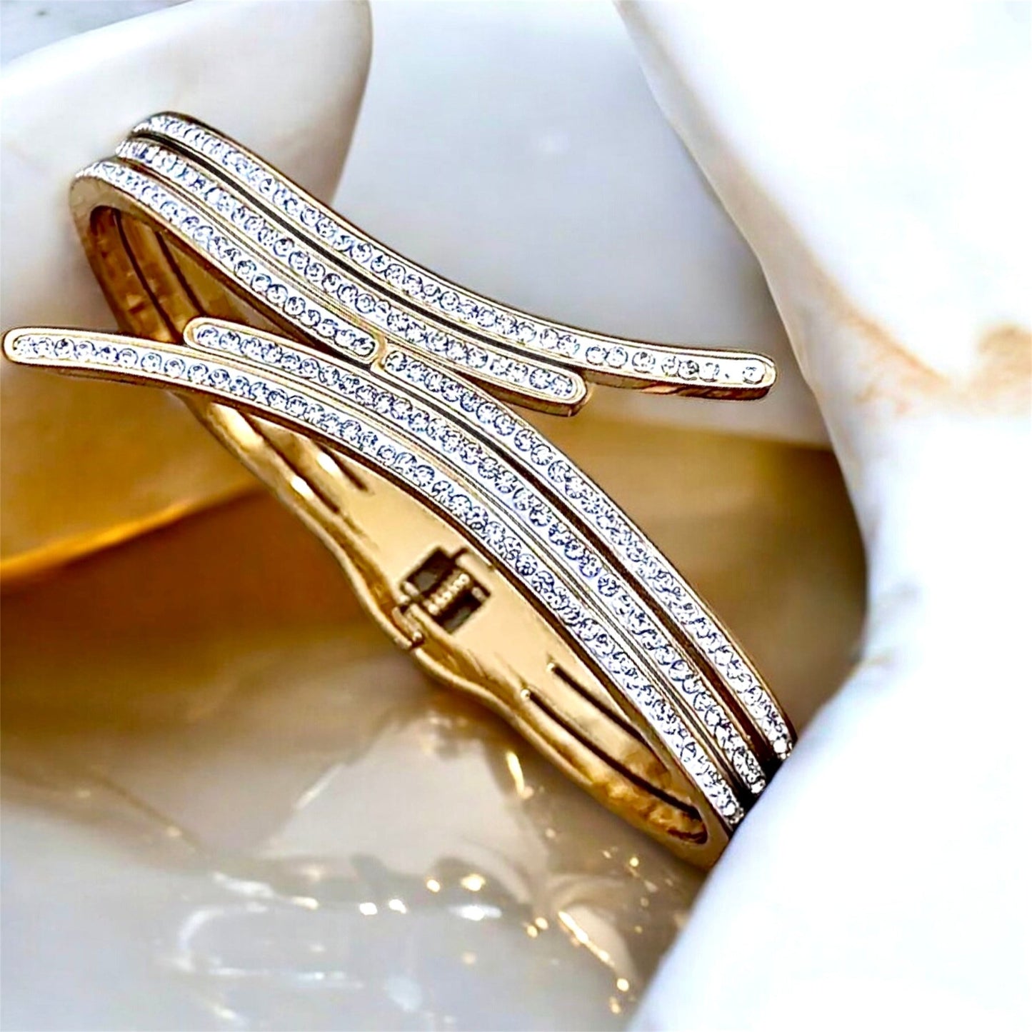 Offenes geschwungenes Armband Gold - CrystalScents