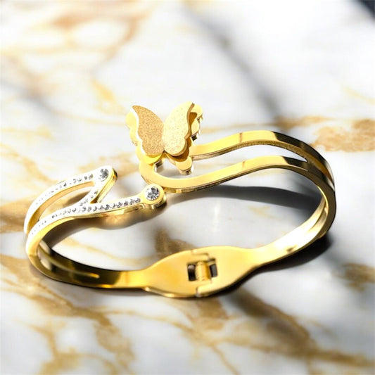 Offenes goldenes Armband mit Schmetterling - CrystalScents