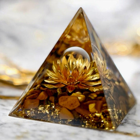 Orgonit Pyramide Tigerauge Lotus - CrystalScents