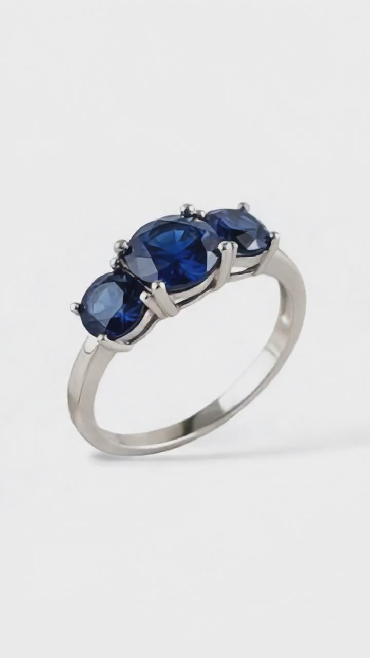 Saphir Ring - Drei tiefblaue Edelsteine