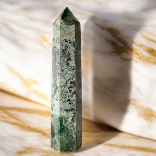 Riesiger wunderschöner Moosachat Obelisk - CrystalScents