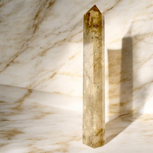 Riesiger wunderschöner Rauchquarz Obelisk - CrystalScents