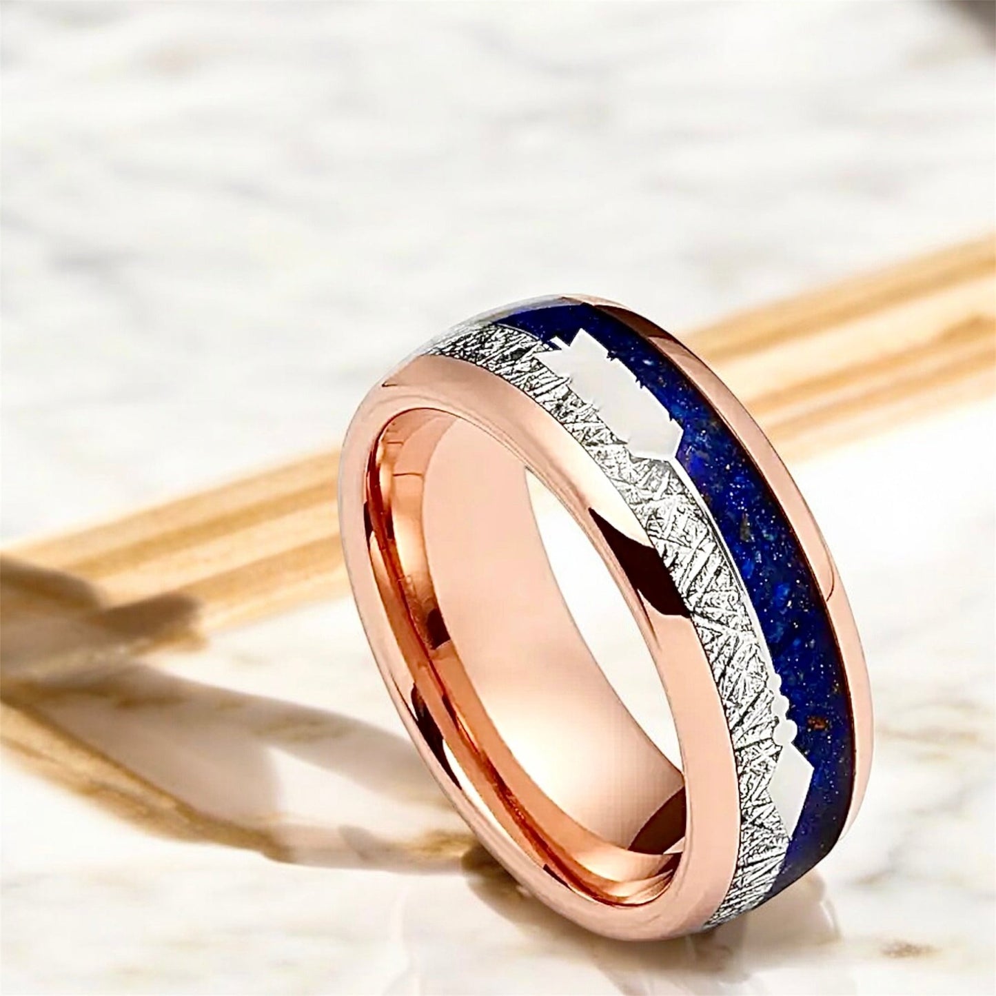 Roségoldener Ring mit Dunkelblau „Pfeil“ - CrystalScents