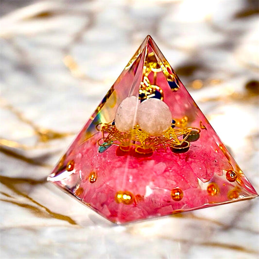 Rosenquarz Orgonit Pyramide - CrystalScents