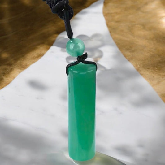 Schwarze Halskette mit Aventurin Stab - CrystalScents