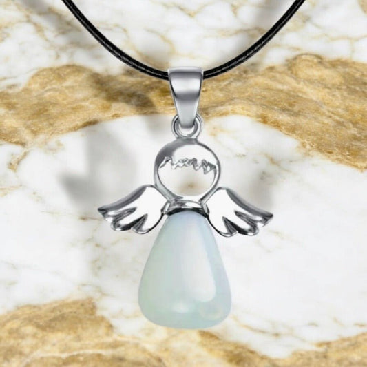 Schwarze Halskette mit Opalit Engel - CrystalScents