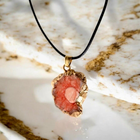 Schwarze Kette mit orangem Achat - Anhänger - CrystalScents