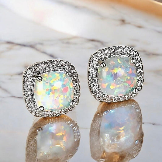 Silberne funkelnde Ohrringe mit umrahmtem Opal - CrystalScents