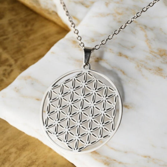 Silberne Halskette „Blume des Lebens“ - CrystalScents